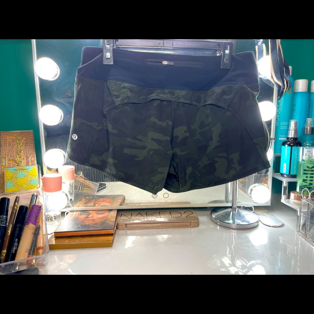 LULULEMON Speed Up Short Camo